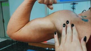 Lexi Max and Siren Max - sexy muscle wroship