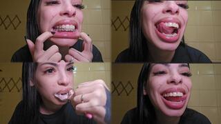 Dirty mouth + teeth brushing