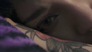 The giantess and the tiny pest