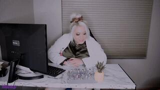 Scientist takes home the Tiny people for her Desires