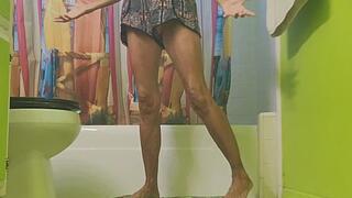 Giantess Creates Tsunami - smashes Boats and cars