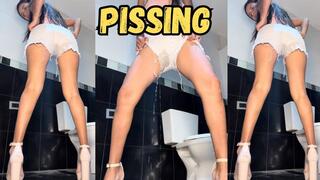 Custom video PISSING in Shorts