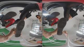 3DVR180 ERER MIXUE XINGGAN POV crushes the shaming dwarves