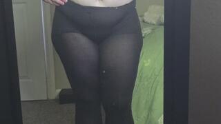 The torn pantyhose and the sundress - 13 photo slideshow set ?