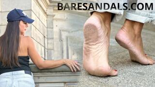 Diana barefoot with dirty soles - Update 25069 - 4K