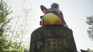 Diapergirl explores abandoned tank 4K