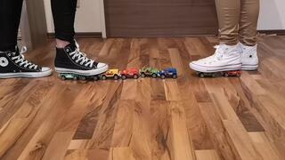 Sina & Sabrina - crushing small toycars