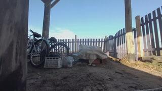 LOT OF PEE OUTDOOR - BUTTCRACK AND FALLING PANTY