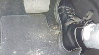 Evalynn in black boots 1