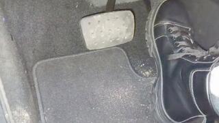 Evalynn in black boots 4