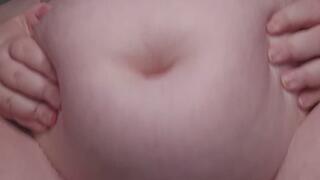 Fat chick cums her brains out