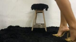 Kendall with high heels hanging down and beautiful crossed legs (5)