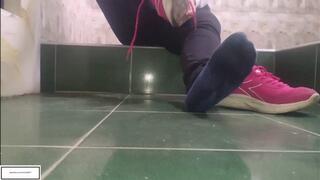 Mila1_Fox sweaty sweaty socks blue after work