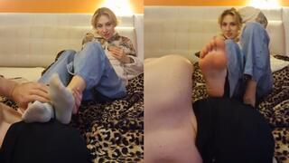 He sniffs and licks my socks and feet HD - MP4