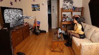 Crossover between Peninsula and Hollyrope! A video that breaks boundaries! Raven Lynette in the USA and Taozi in China bound and gagged at the same time by an evil spirit!