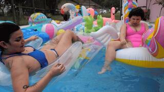 Ayla Aysel & Bailey Paige: Destroying Our Roommates Inflatable Collection - Mean Girls Pop Inflatable Pool Floats - mp4 720