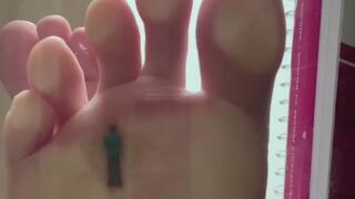 Giantess Underglass Feet Crush - Part 1