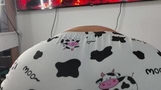 My shorts are so sexy farting on his cock and I turn him on so much my slave gets very horny my farts on his cock