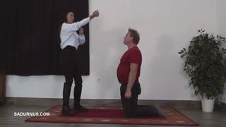 Natasa slap and kick the slave's face! A wmv