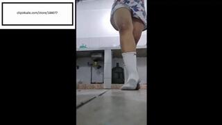 Caribean_feet11 cleaning and itching in grey sole socks