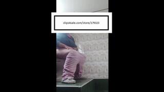 Mila1_Fox Bathroom Trips Round 33 8x