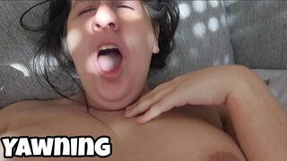 Morning Yawn Fetish – Chubby Nude Girl Barely Awake, Yawning and Stretching on Sofa, Fat Belly, Soft Skin and Real Wake-Up Vibes