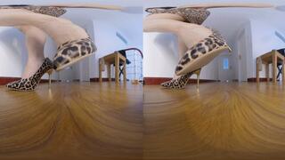 3DVR180 ERER stockings and high heels crush and trample short men