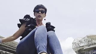 Milah tantalizing crossed legs fetish session in jeans and sexy red mule heels