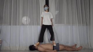 Jia Jia goddess canvas shoes trample humiliation, trample cock, shoejob