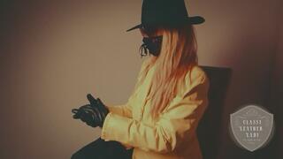 Lady C and the jellow leather jacket