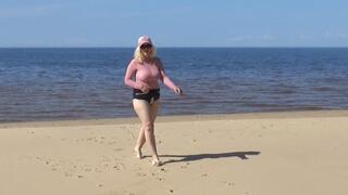 Dirty bitch on picnic