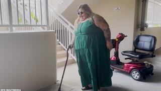 Ivy Davenport: Too Fat to Walk - Almost Immobile USSBBW Struggles to Waddle, Rides Her Bariatric Mobility Scooter, and Gets Stuck - Mp4 1080 hd