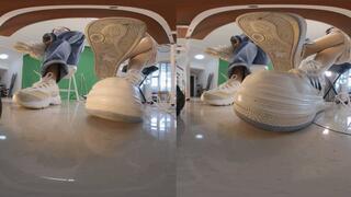 3DVR180 MIXUE ERER MARTINA's office humiliated dwarfs