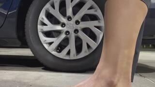 Meaty Barefoot Gas Pumping - Soulslovesoles