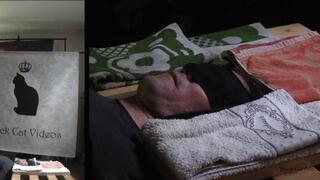 facebox for yellow girlish socks featuring Alice (two cameras)