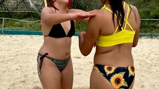 ELEKTRA vs ASHLEY – SAVAGE BEACH CATFIGHT IN BIKINIS! Real Hairpulling, Slaps & Scissors in the Sand!