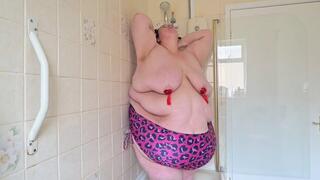 SSBBW SENSUAL SHOWER STRIP NIPPLE TASSLES