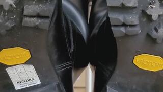 Boot Slave under my desk