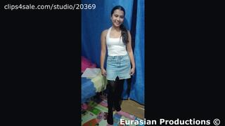 275 - Odette playing arcade