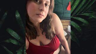 oil my boobs with me ????