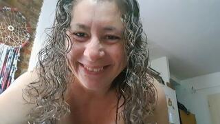 Tara Wetme a milf doing chores in the kitchen