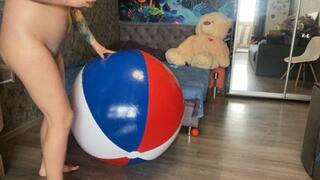 nacked girl mastrubate with dildo on beachball
