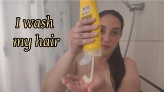 I wash my hair 1