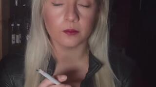 Camera check smoking in leather