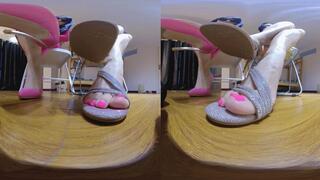 3DVR180 MARTINA HEIYU's high-heeled sandals humiliate dwarfs