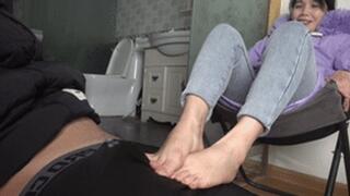 Mature woman teases and rubs her cock with her beautiful feet, footjob