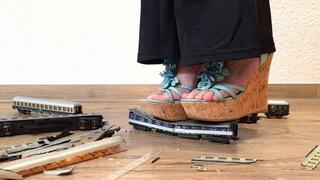 Wedges Train Crush