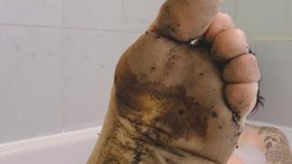 Dirty Feet Bath Tub JOI