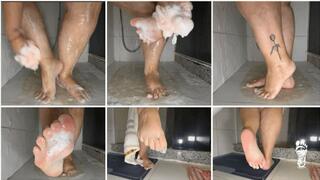 Juliette-RJ seducing you during her shower - SHOWER - FEET FETISH - SOLES - WRINKLED SOLES - WET FETISH - BRAZILIAN GODDESS - WET FEET - SHOWER BUBBLES