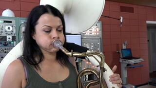 Nadia Tests Lipstick for Playing the Sousaphone (MP4 - 720p)